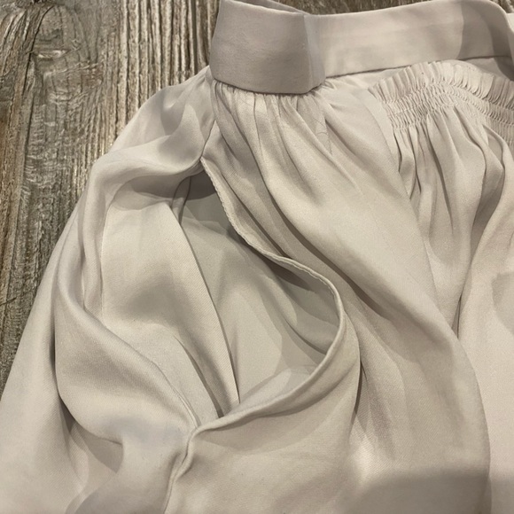 Banana Republic Goddess Mini Skirt (Size 12P) - Picture 6 of 10